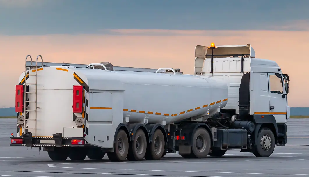 灯油配送車の写真